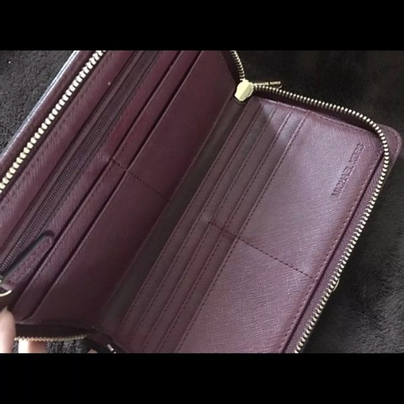 Michael Kors Wallet - Picture 2 of 2